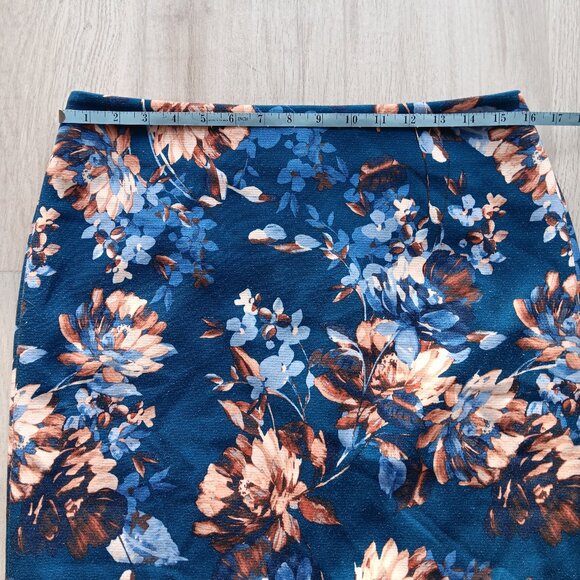 Talbots Pencil Skirt Floral Lined Mid-Weight Blue Brown Tan Professional Size 8 - Picture 7 of 10